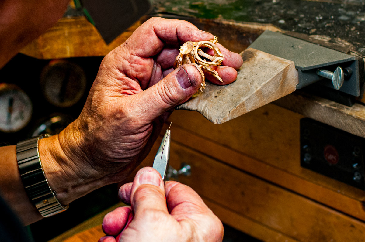 Where Dreams become Designs 20141230-_DS34750 Goldsmith creating custom jewellery piece by David Thielen